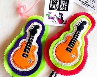 Mini-Guitar Catnip Toy