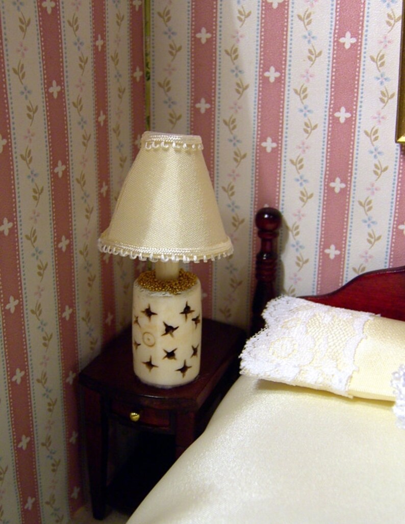 Dollhouse lamps. 1/12 scale. Ideal for a dollhouse bedroom. Etsy