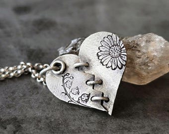Collar de corazón de plata esterlina con flor del mes de nacimiento