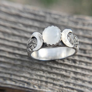 Moon phase Ring, Triple Goddess Ring, Goddess Jewelry, Wicca Ring, Wicca Jewelry, Lunar Phases, Crescent Moon Ring, Full Moon, Boho Ring image 1