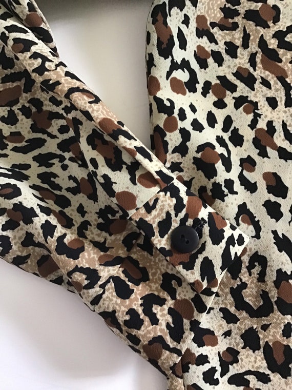 Vintage XL leopard button up blouse with shoulder… - image 6