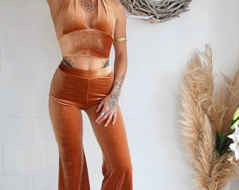 Retro Samt Schlaghosen: Kupfer rost Luxe 70s Schlaghose mit hoher Taille