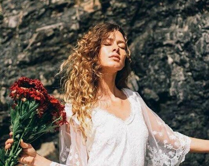 Butterfly Sleeve Embroidery lace boho wedding dress with train, Bohemian Flutter wing sleeve embroidery hem beach wedding dress