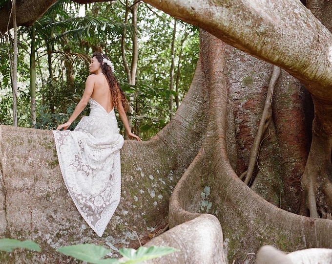 Aurora Antique Cotton Lace Boho Wedding Dress: Low Back Bohemian Gown with train