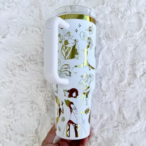 Vaso grabado con láser de villanos, vaso arcoíris, botella de agua grabada, villano de dibujos animados, villano malvado, regalo de Stanley Owala para ella. imagen 4