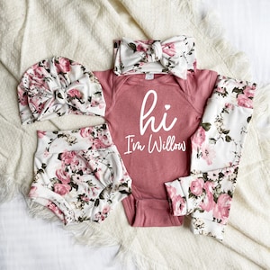 Newborn Girl Coming Home Outfit, Newborn Baby Girl Outfit, Hello World Girl Outfit, Hi I'm New Here Baby Girl Outfit, Personalized Baby