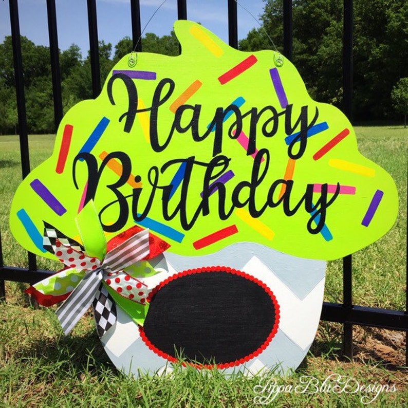 Cupcake Door Hanger