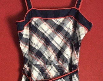90er kariertes Sommerkleid Ein gesäumtes blauweißes rotes Sommerkleid aus Baumwolle Gr. 38
