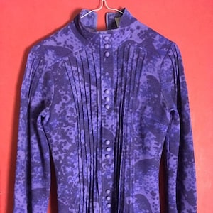 vintage 60s70s blouse patterned purple pleated zip back size s