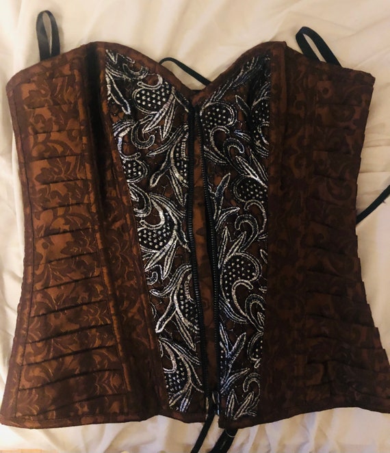 Corset tie clearance back