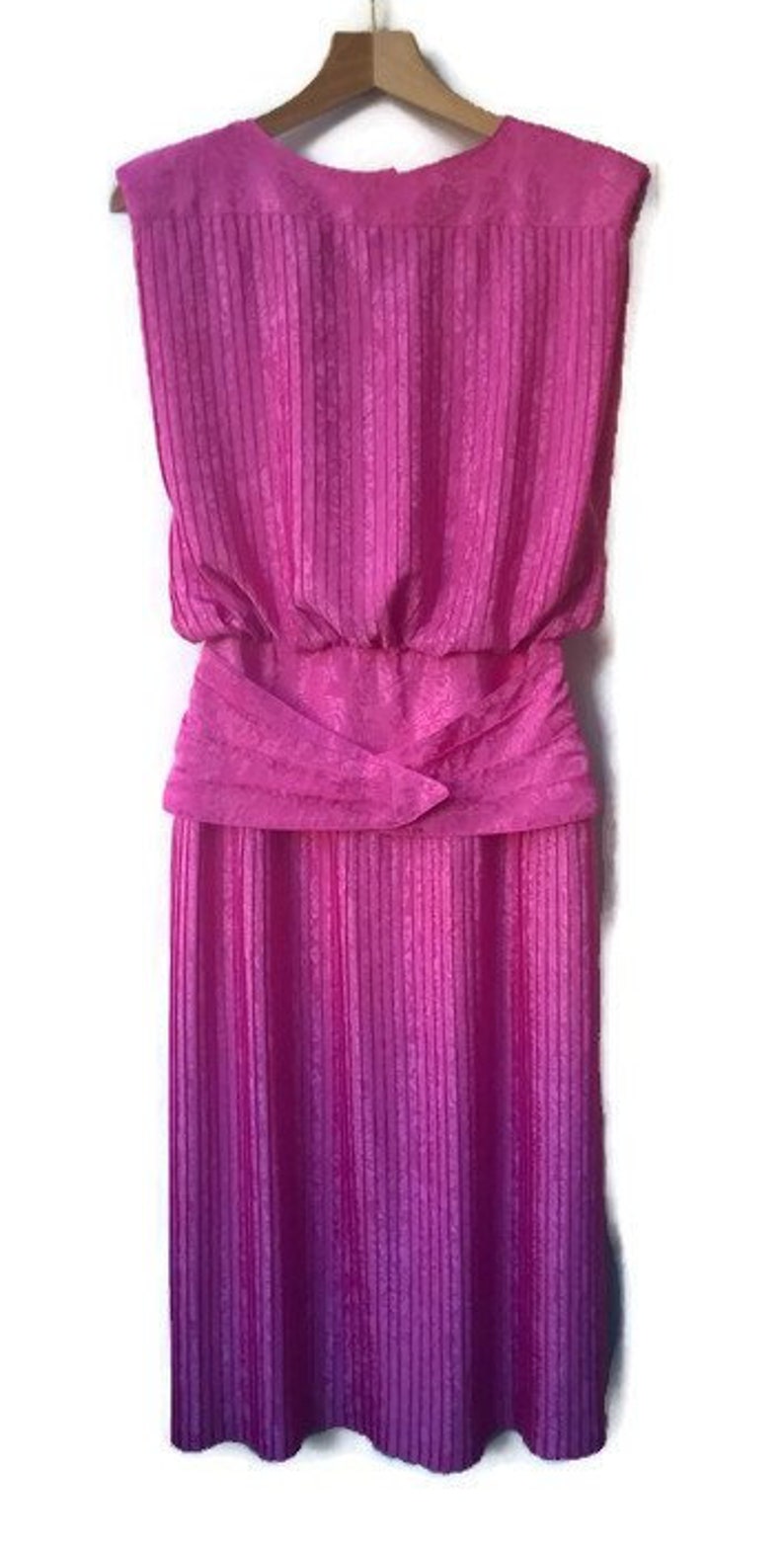Vintage 80s90s Dress Pleated Pink KeyholeBack S 36-38