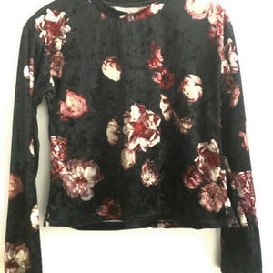Top de los años 90 y 00 con estampado floral, manga larga, corte ajustado, talla XS