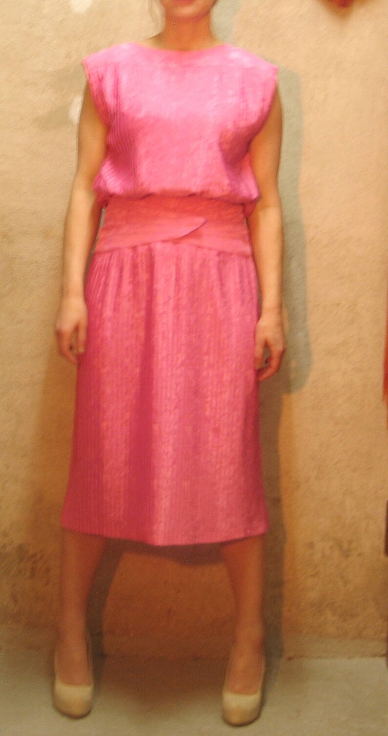 Vintage 80s90s Dress Pleated Pink KeyholeBack S 36-38