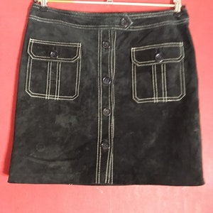 Minissaia anos 90 camurça preta costurada ModHippie Girl tamanho 10