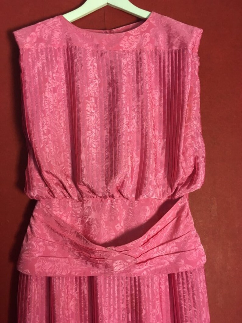 Vintage 80s90s Dress Pleated Pink KeyholeBack S 36-38