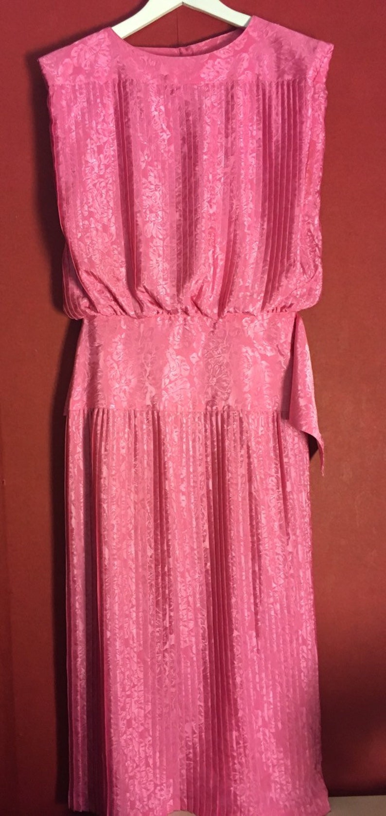 Vintage 80s90s Dress Pleated Pink KeyholeBack S 36-38