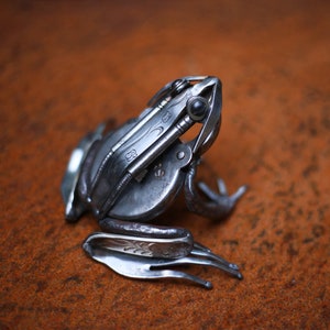 Frog Sculpture , Recycled Metal Art, A Bespoke Piece of Animal Art, Scrap Metal Artwork, Metal Frog