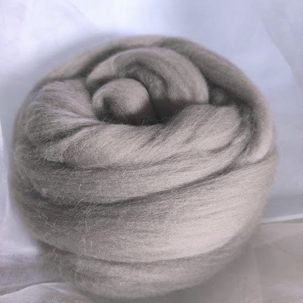 50gr- 1.78 oz, Beije, merino Wool Roving/Top 22 Micron