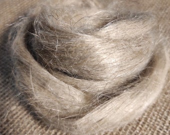 50 gr- 1,76 oz, Flax roving fiber, tops (combed sliver), natural color