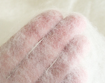 50gr- 1.76 oz Carded merino wool, felting wool, for spinning and needle felting, 21 micron. Colour: Natural white