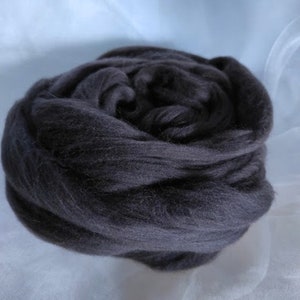 50gr- 1.78 oz, Dark brown, merino Wool Roving/Top 22 Micron