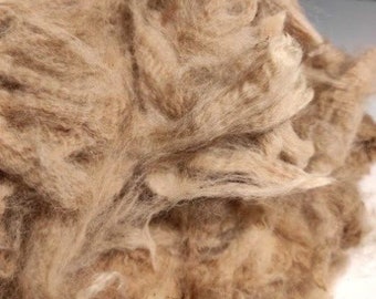 50gr- 1.76 oz Alpaka fleece, 18 micron. Colour: Beige