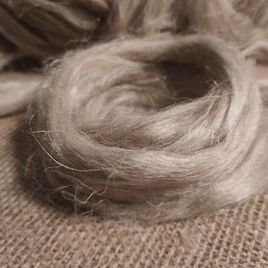 20 gr- 0,70 oz, Hemp roving fiber, tops (combed sliver), natural