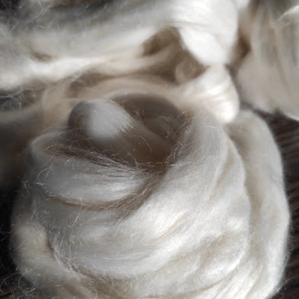 20 gr- 0,70 oz, Banana roving fiber, Tops (combed sliver), natural white