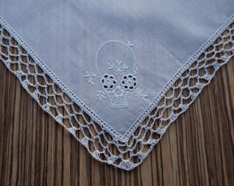 Two flowers embroidered cotton handkerchief with white crochet trim, bride's handkerchief, baptism vintage hankie, bridesmaids' gift