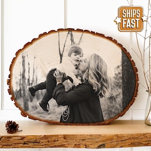 Rustikaler Fotoabzug aus Holz: Personalisiertes Geburtstagsgeschenk
