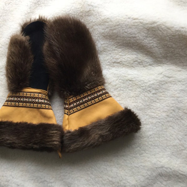 Awesome Beaver Fur & Leather Hide Mittens/Gauntlets,  Fleece Lining, Welts, Men's XL, Very Warm