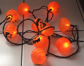 Vintage JackOLanterns Light Strand GUC 10 Blow Mold + extras Great Pumpkin Classic Halloween Plastic