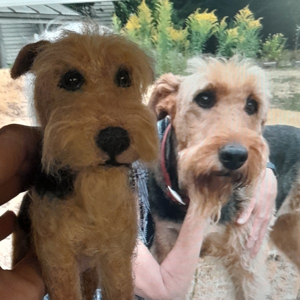 Réplique Airedale terrier réaliste Souvenir pour animaux de compagnie Réplique de chien en feutre à l'aiguille Sculpture de chien Cadeau de propriétaire de chien Figurine Terrier Chien personnalisé à partir de la photo