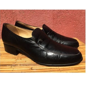 1970s black leather men  LOAFERS moccasins // 1970s 80s slip ons leather moccasins //size eu 40 uk 6.5-us 8