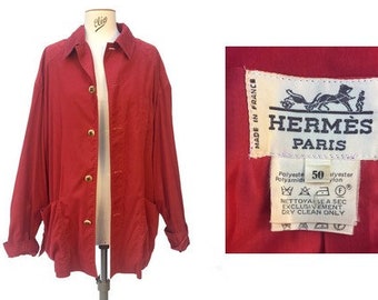 rote jacke mit kronenlogo rote jacke mit kronenlogo