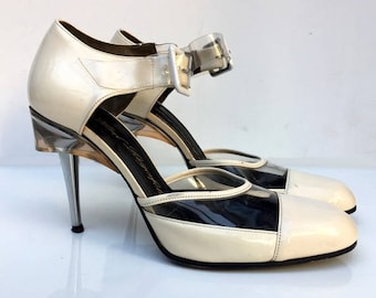 1980s KARL LAGERFELD beige patent leather PUMPS shoes  // metal heel pumps // designer pumps //size eu 37.5-uk 4.5-us 6