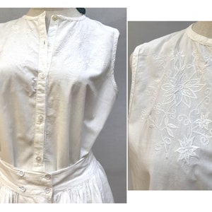 1970s white cotton floral embroidered sleeveless Indian Blouse // Mod eyelet cotton blouse //size e u38 uk 10 us 6 image 2