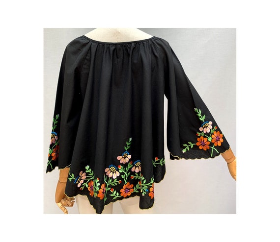 vintage embroidered Floral BLOUSE //Folklore Tunic