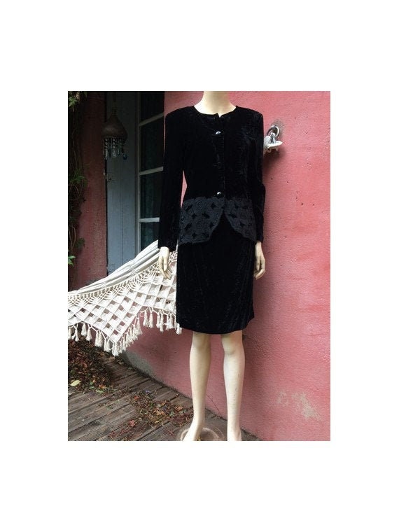 1980s italian black velvet designer DRESS // ruffl