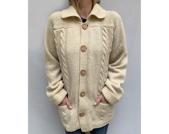 70s vintage beige cable knit wool CARDIGAN // 70s wool sweater / 70s wool coat / 70s wool cardigan/wood buttons cardigan /size eu38-uk10-us6