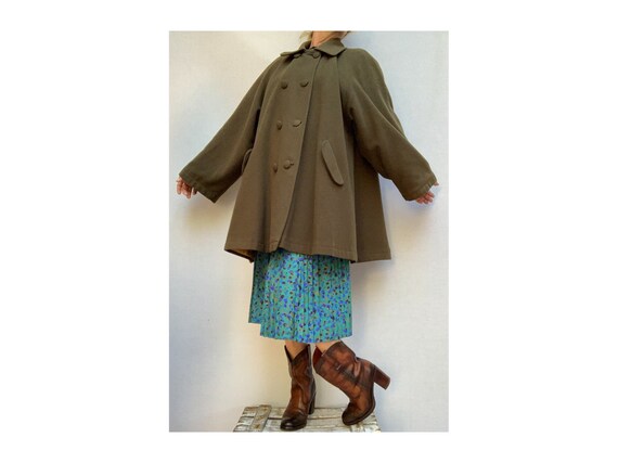 vintage 80s wool COAT / short lengh coat / benett