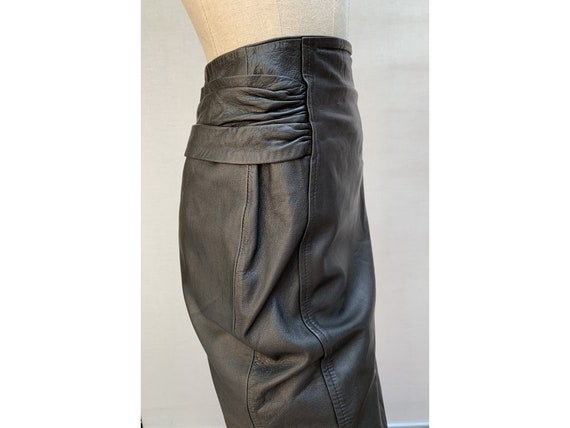 vintage 80s black leather skirt // 80s skirt // h… - image 2