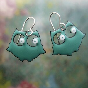 Pendientes de búho esmaltado: joyería de cobre hecha a mano con alambre de plata de ley