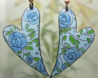 Boucles d'oreilles en émail peintes à la main Love is a Rose UNIQUEMENT, bijoux en émail peints à la main, cadeau de jardinier, cadeau de la Saint-Valentin, pendentifs vendus séparément