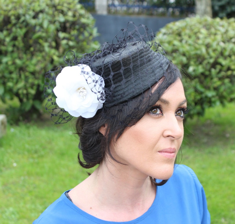 Black Cocktail Hat race hat, Hat with veil,Black Fascinator Hat wedding mini hat,Black fascinator bridal hat veil hat white flower hat
