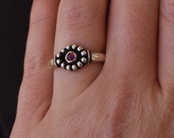 garnet ring size 6.5 US,eye shaped ring