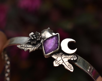 amethyst bracelet with botanic details