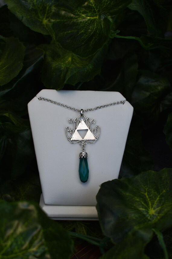 triforce necklace with green quartz crystal