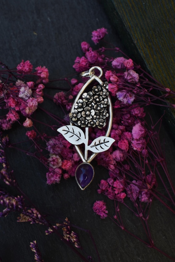 Lilac necklace with amethyst