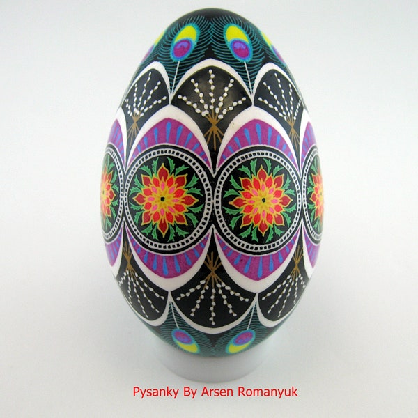 Pysanky eggs. Goose egg art. Ukrainian easter egg pysanka. Hand painted eggs